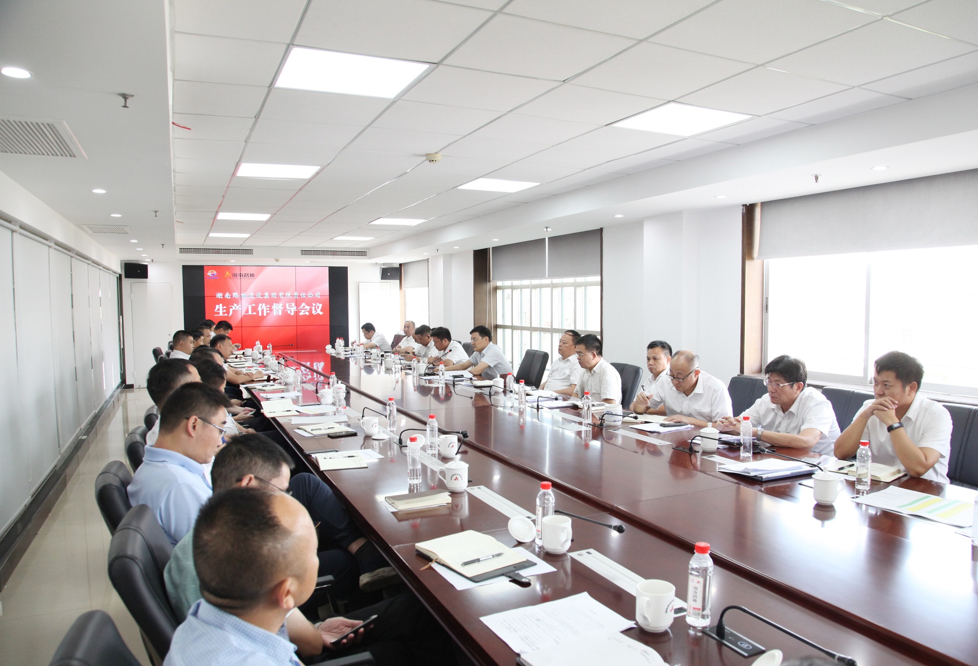 杨雄伟出席出产工作督导会.jpg