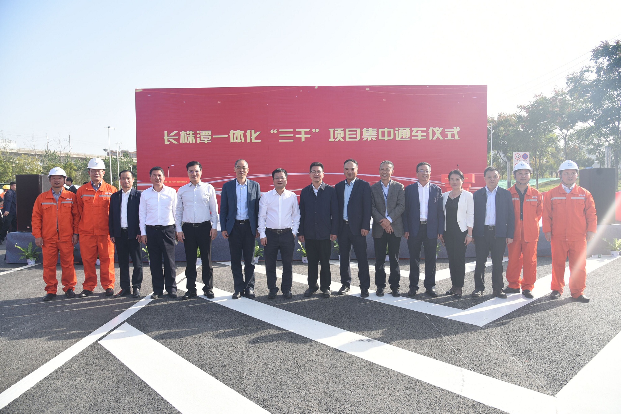 交水建湖南扑睿德州游戏官网合影.jpg