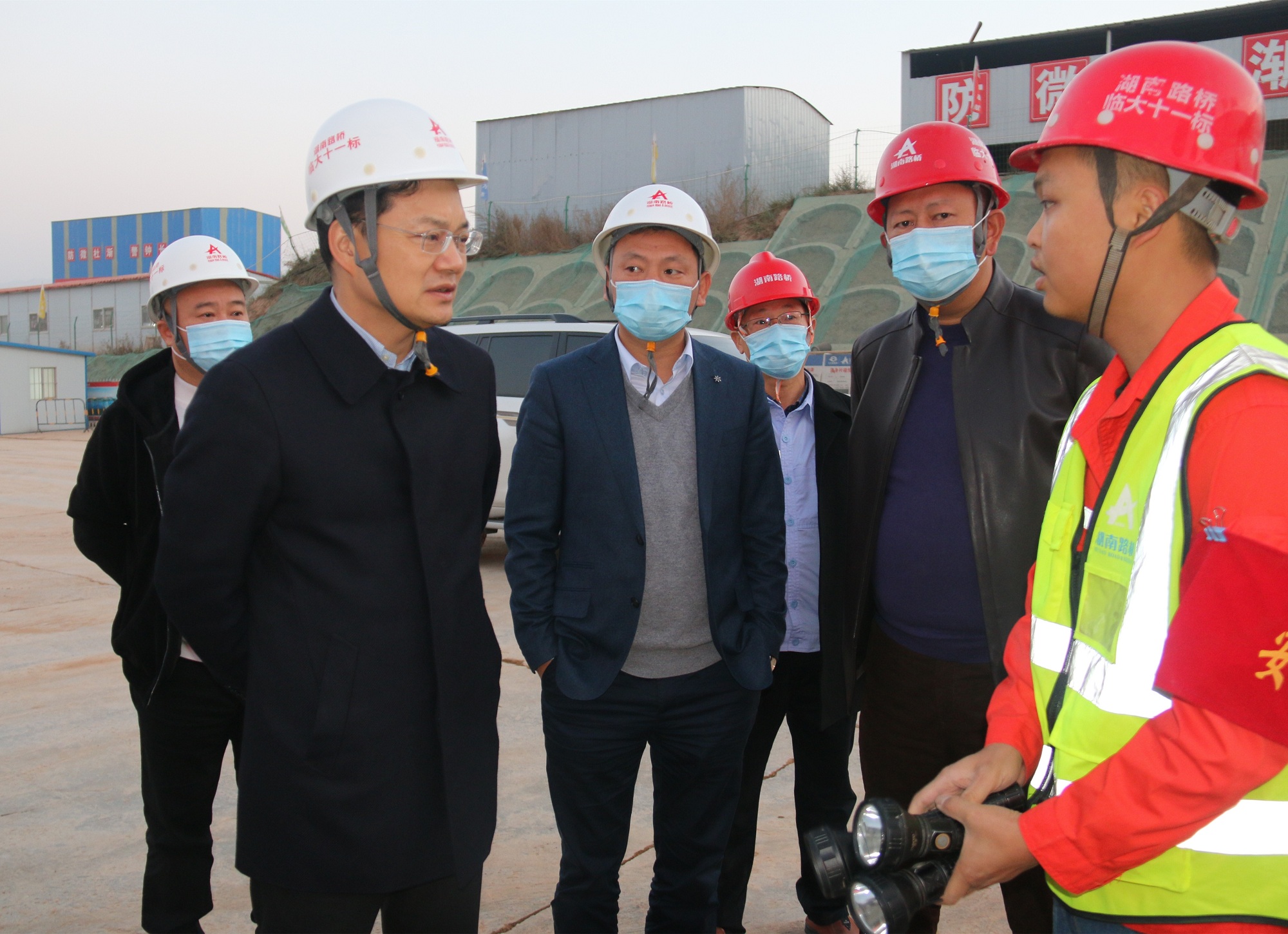 照片6：扑睿德州游戏官网集团党委书记、杨雄伟董事长赴临大11标督查项目建设.jpg