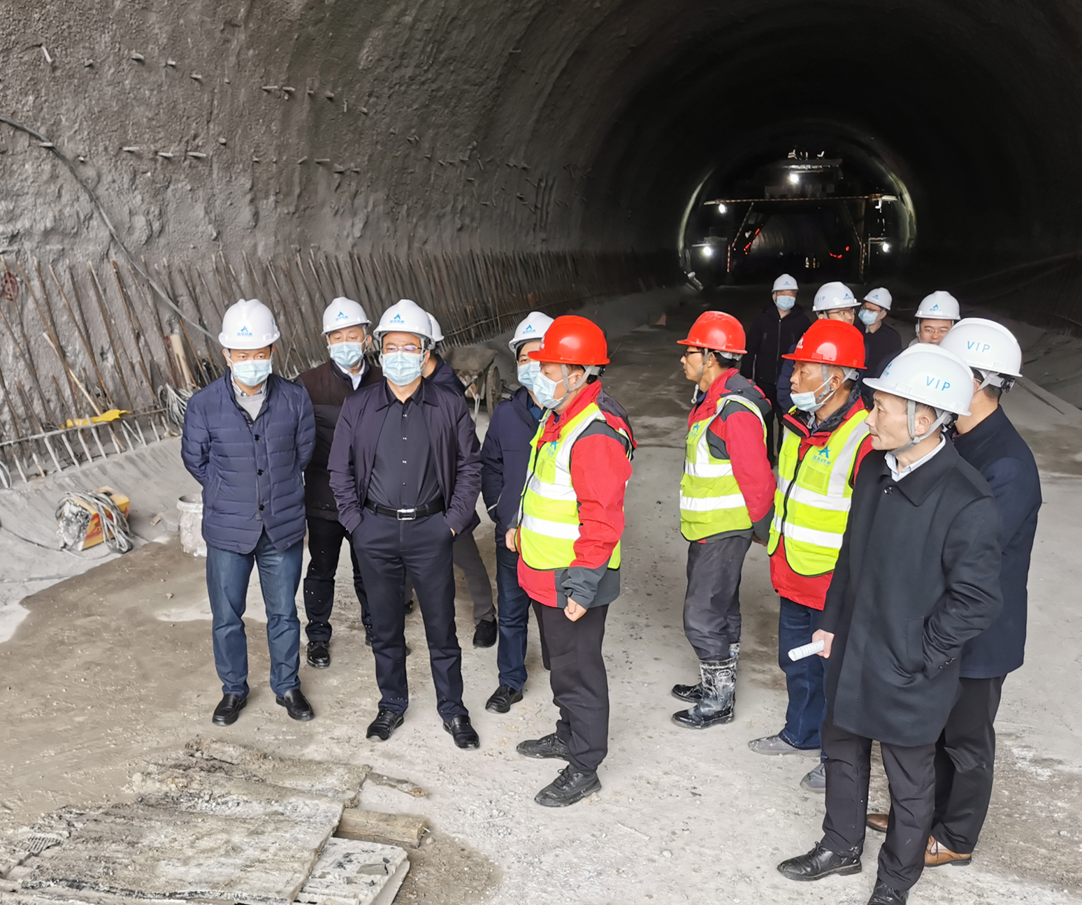 交水建集团辅导赴新田衔接线项目发展督查安全出产工作 图1_副本.jpg