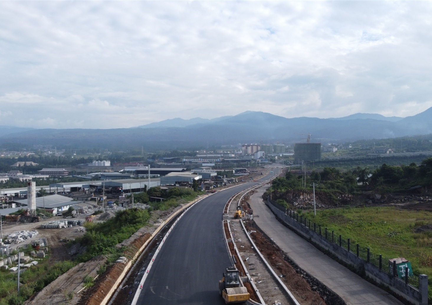 20211012972260.jpg 已实现路面近况_副本.jpg