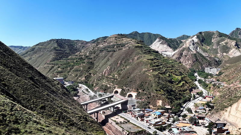 照片：徐顶山隧路_副本.jpg